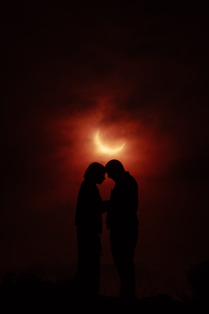 Eclipse wedding photo at Juniper preserve near bend oregon