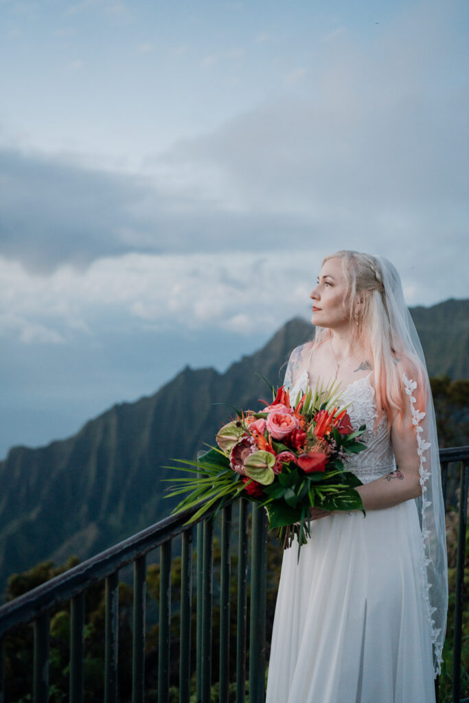 destination wedding photo at the Kalalau overlook on Kauai