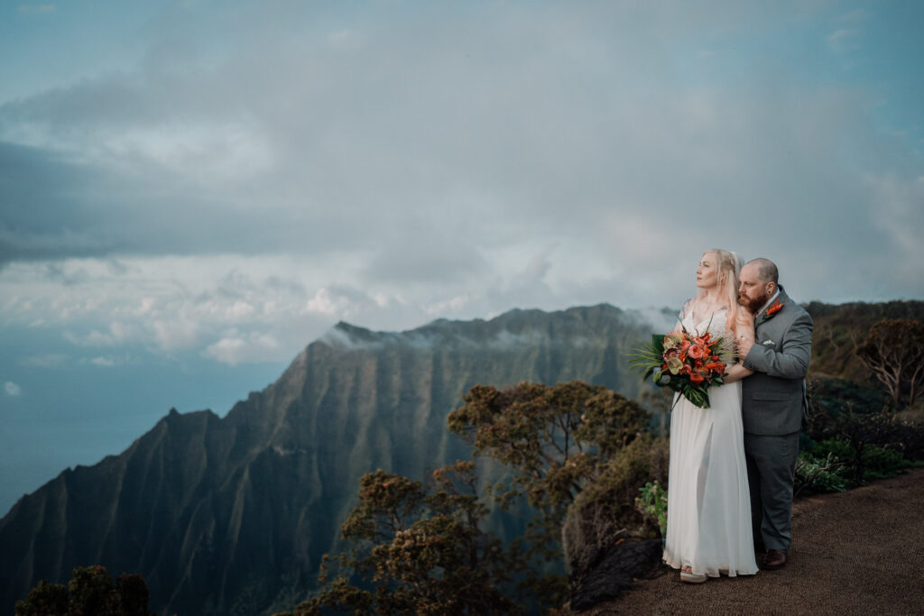 destination wedding photo at the Kalalau overlook on Kauai