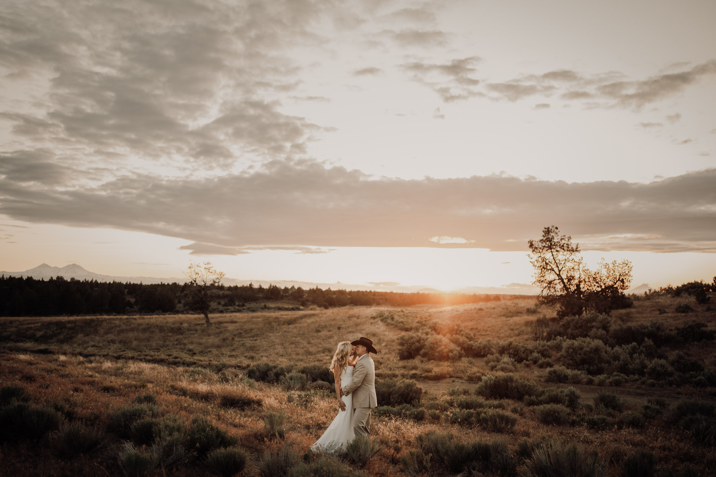 oregon wedding photographer in bend oregon