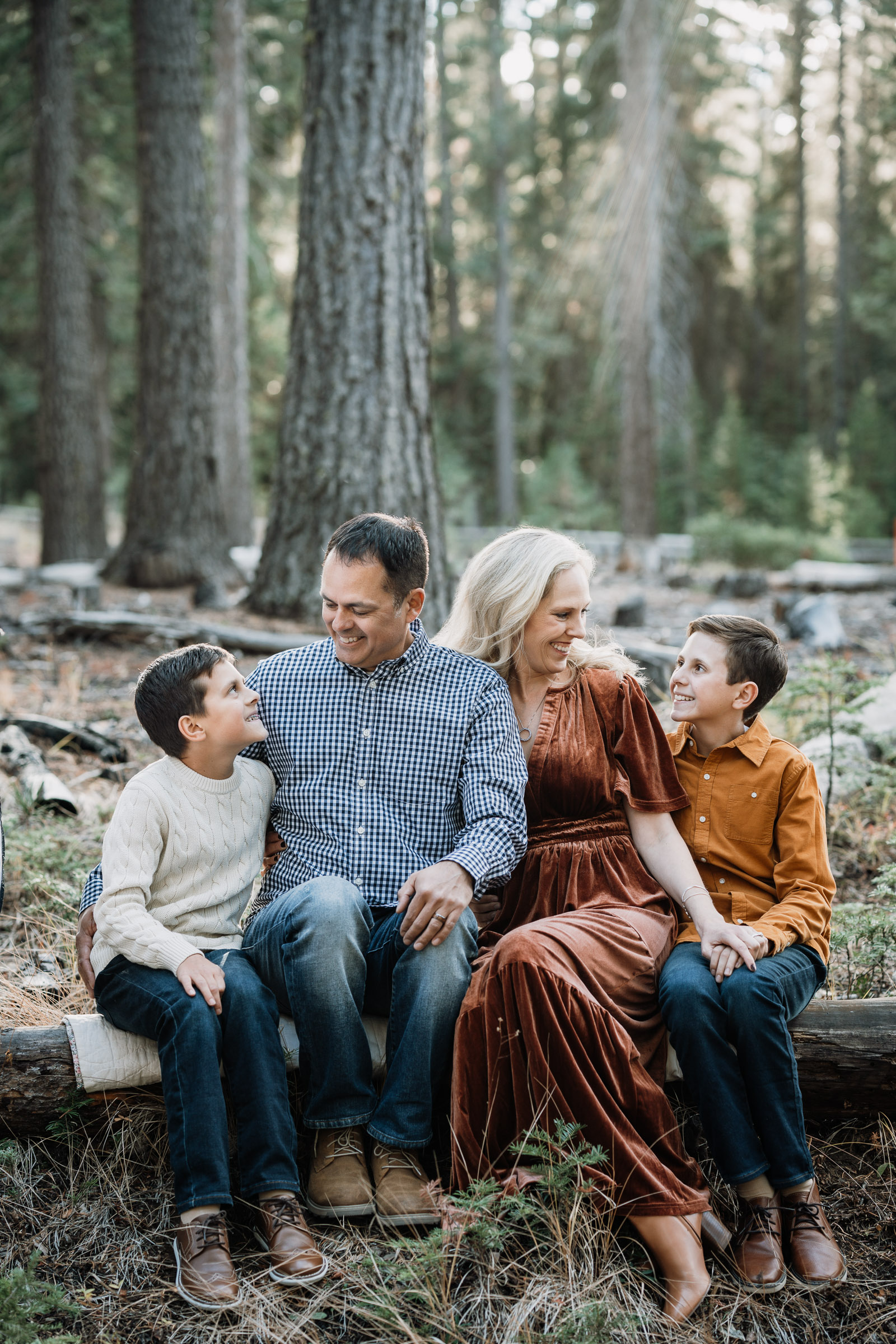 outdoor family photos in bend oregon