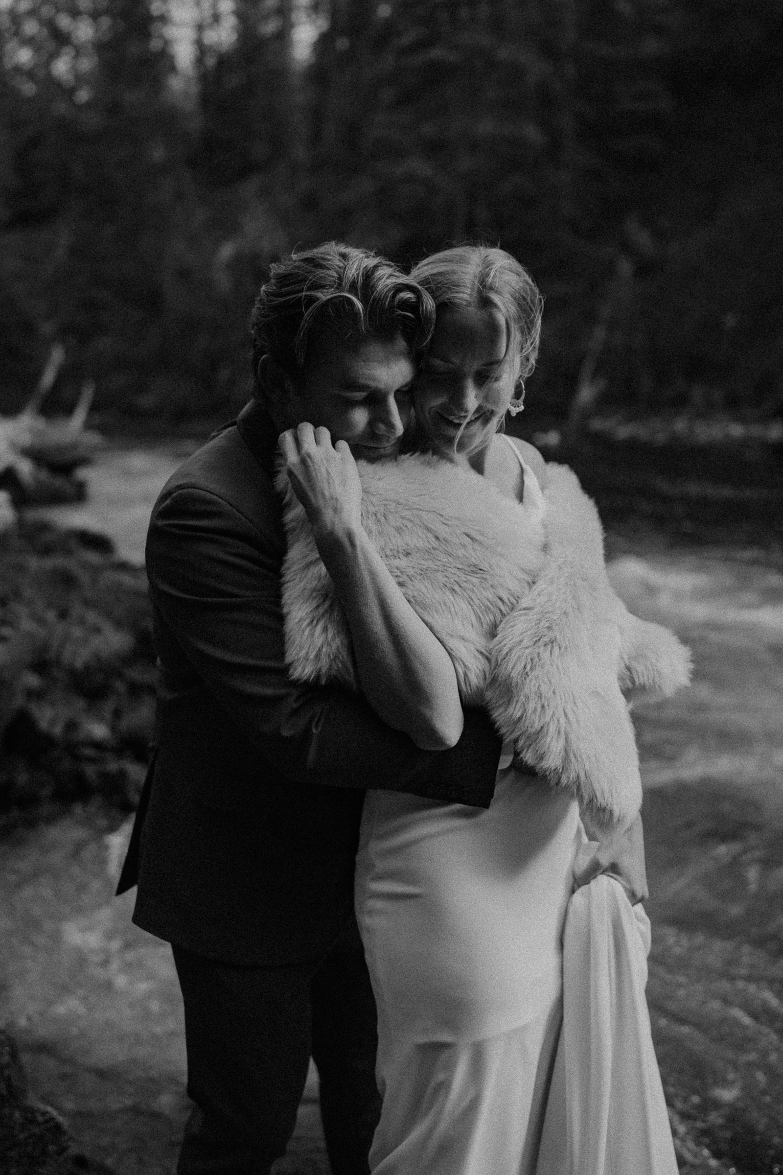 moody black and white wedding photos in bend oregon